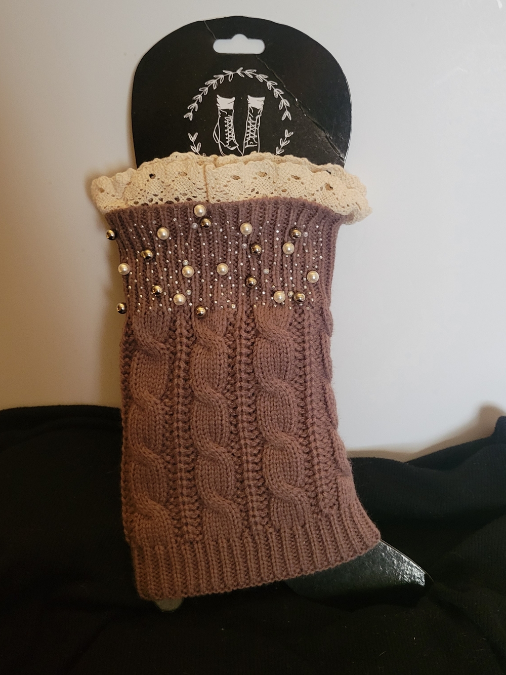 Pearl-Embellished Taupe Cable Knit Boot Cuff with Cream Lace Trim